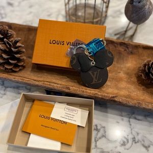 Disney Keychain 🖤 perfect gift idea!!